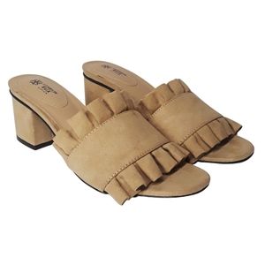 CUSHION WALK Tan Ruffle Open Toe Mule Heel Sandals 7